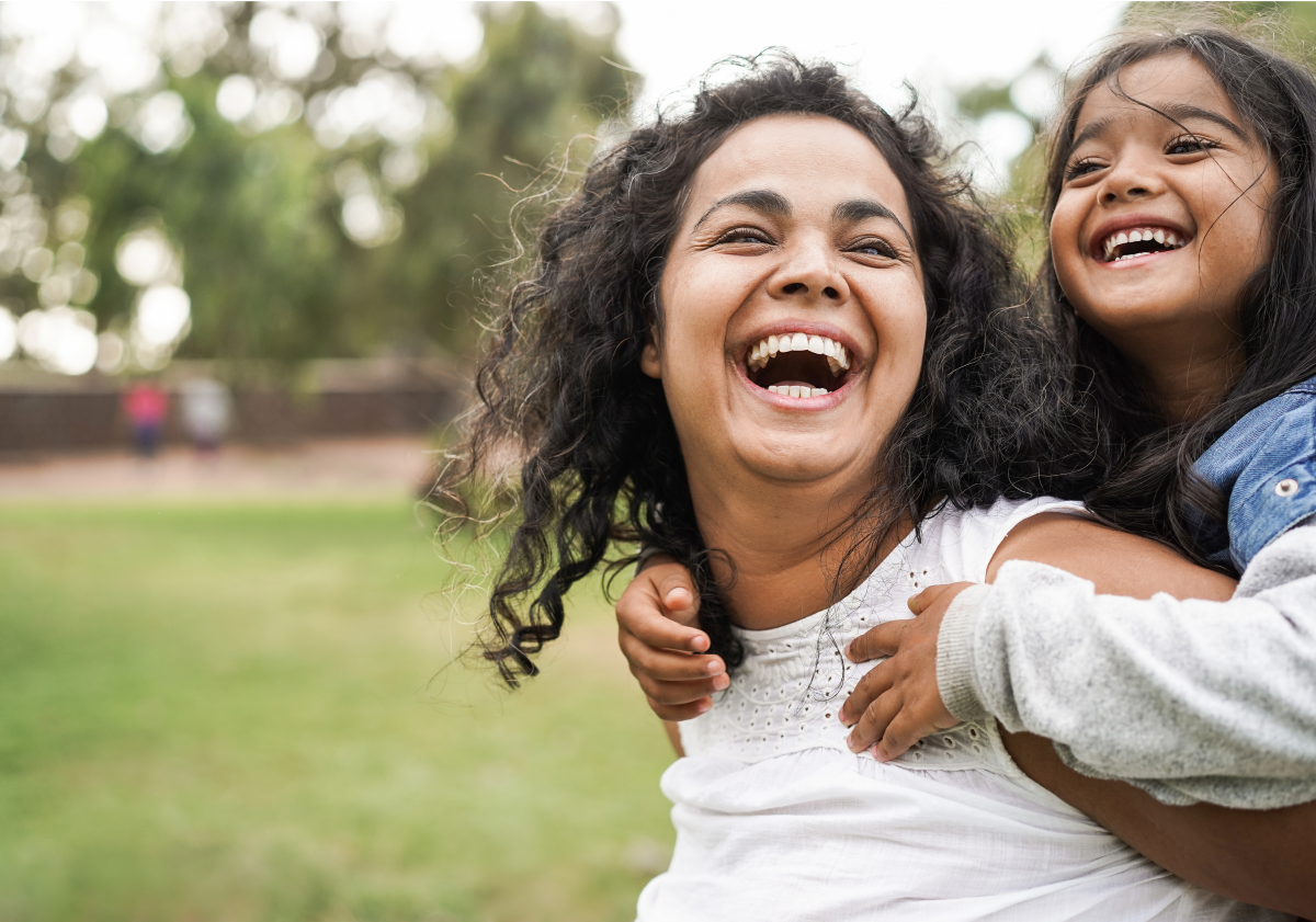 Photo of a woman and daughter outside in Sri Lanka